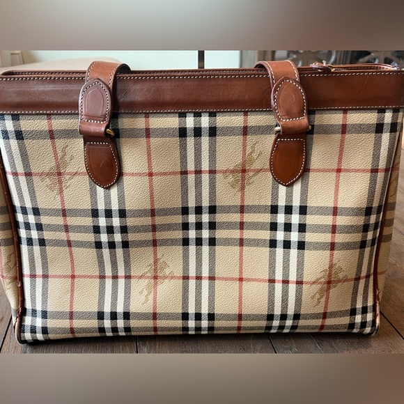 Burberrys shoulder bag. Vintage - Picture 9 of 16